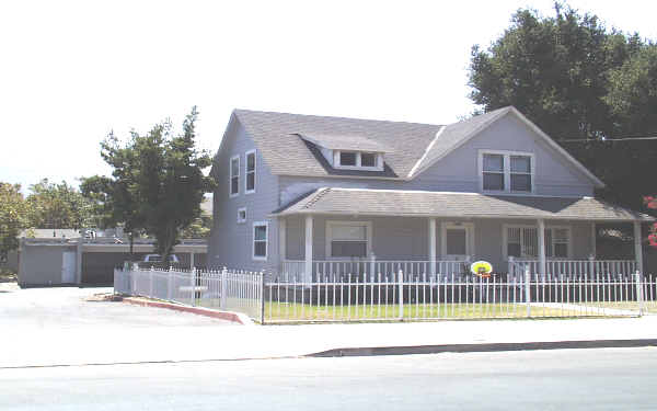 1220-1222 E Ventura St in Santa Paula, CA - Building Photo - Building Photo