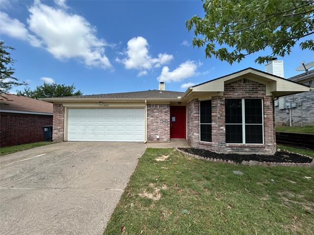 6425 Riverwater Trail in Fort Worth, TX - Foto de edificio