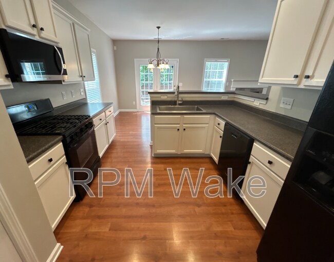 404 Straywhite Ave in Apex, NC - Building Photo - Building Photo