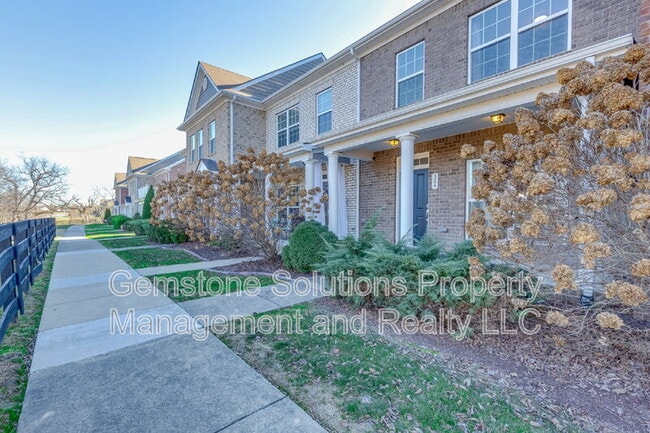 304 Oldbury Ln in Spring Hill, TN - Building Photo - Building Photo