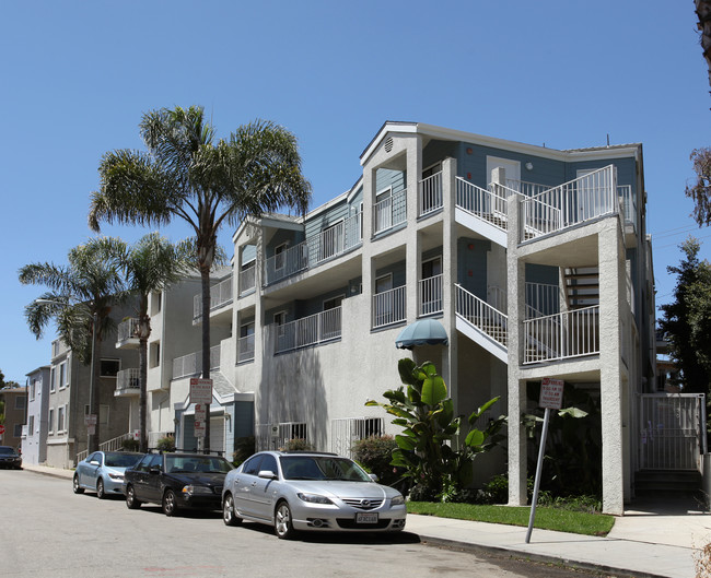 109 Roswell Ave in Long Beach, CA - Building Photo - Building Photo