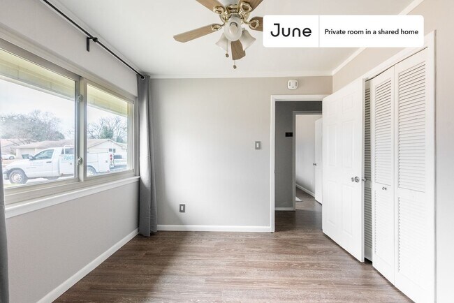 Private bedroom in 3 bed/2 bath Home in Austin, TX - Building Photo - Building Photo