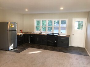 16602 6th Ave SW in Burien, WA - Building Photo - Building Photo
