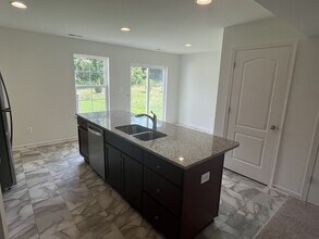 164 Scotch Pine Dr in Bunker Hill, WV - Building Photo - Building Photo