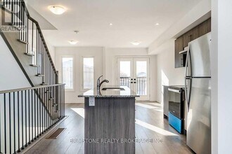 79 Fairlane Ave in Barrie, ON - Building Photo - Building Photo