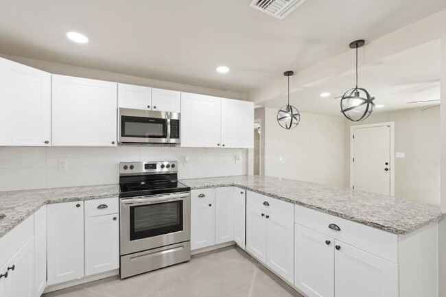 5113 E Bellevue St in Tucson, AZ - Building Photo - Building Photo