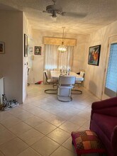 719 Flanders Dr in Delray Beach, FL - Foto de edificio - Building Photo