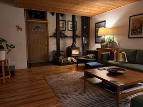 1904 Sierra Nevada Rd in Mammoth Lakes, CA - Building Photo - Building Photo