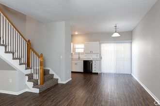 PineCrest Townhomes in Olathe, KS - Foto de edificio - Building Photo