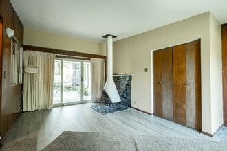 11851 N Springdale Ct in Mequon, WI - Building Photo - Building Photo