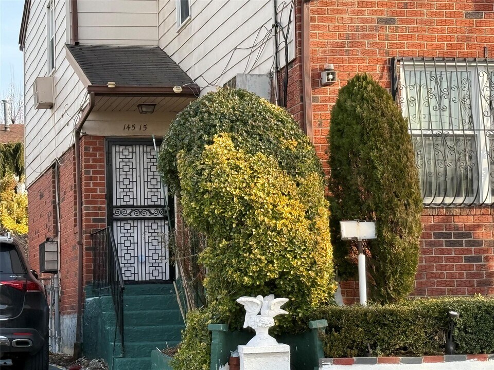 145-15 223rd St-Unit -2ND FL in Queens, NY - Building Photo