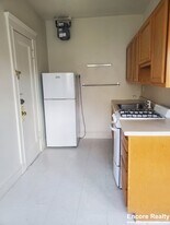 140 Columbia St, Unit 109-1 in Brookline, MA - Building Photo