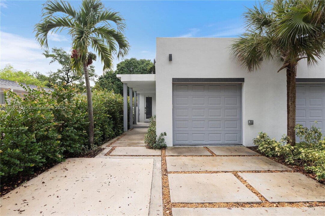 5734 Buchanan St in Hollywood, FL - Building Photo