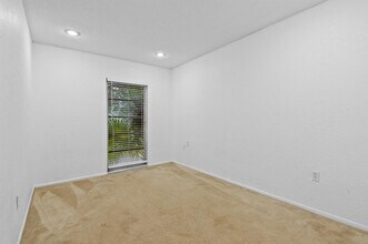 3320 Simms St in Hollywood, FL - Foto de edificio - Building Photo