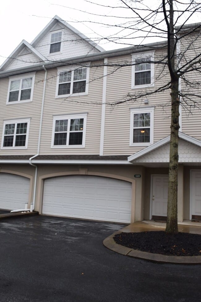 property at 140 Kenley Ct