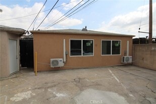 4986 Southern Ave, Unit E in South Gate, CA - Building Photo