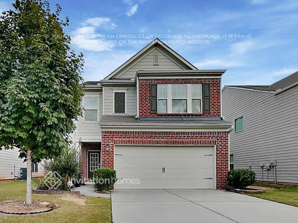 352 Hardy Ives Ln in Lawrenceville, GA - Foto de edificio