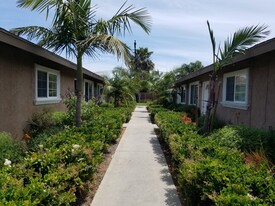 7762 Newman Ave, Unit 3 in Huntington Beach, CA - Building Photo