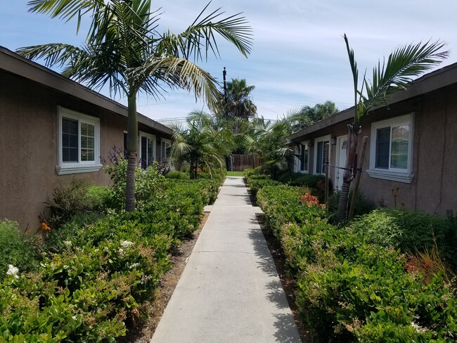 7762 Newman Ave, Unit 3