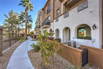 1073 Via Prato Ln in Henderson, NV - Foto de edificio - Building Photo