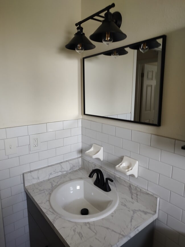 5931 13th St, Unit 5931 in Zephyrhills, FL - Foto de edificio - Building Photo