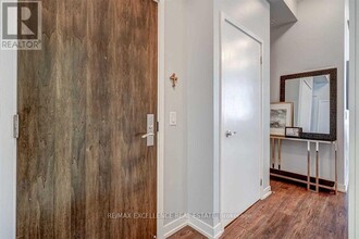 840-1840 Queens Plate Dr in Toronto, ON - Building Photo - Building Photo