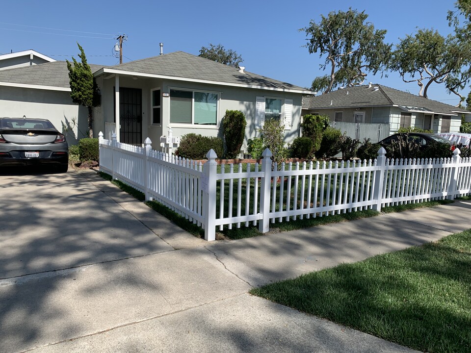 612 S Paula Dr, Unit Main House in Fullerton, CA - Building Photo