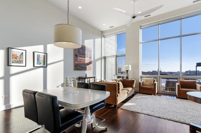 1132 W Adams St in Chicago, IL - Building Photo - Building Photo