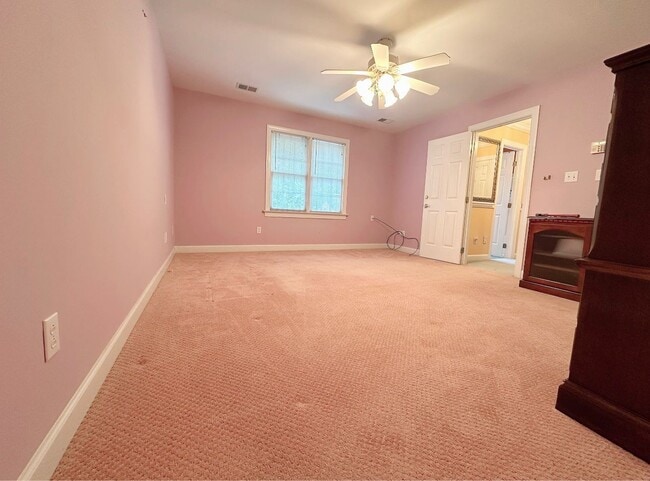 100 Steep Bank Dr in Cary, NC - Foto de edificio - Building Photo