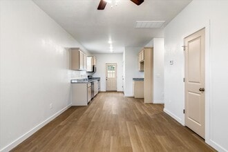 1402 SW Wisconsin Ave in Lawton, OK - Building Photo - Building Photo