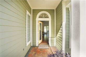 34 Coburn Dr E in Bluffton, SC - Building Photo - Building Photo