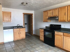 1126-1128 Greenwood Ave in Kalamazoo, MI - Building Photo