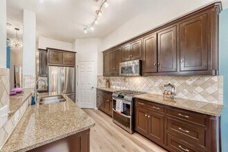 1009 Taulbee Ln in Austin, TX - Building Photo - Building Photo