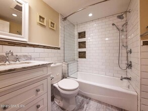13 High St in Greenwich, CT - Building Photo - Building Photo