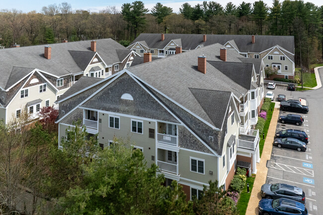 Heritage Green Condominiums in North Andover, MA - Building Photo - Building Photo