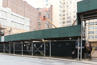 145 E 60th St in New York, NY - Building Photo - Primary Photo