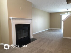 7701 Gold Rush Dr in Indianapolis, IN - Foto de edificio - Building Photo