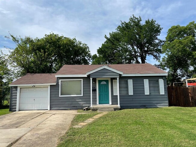 property at 1541 BriarCliff Rd