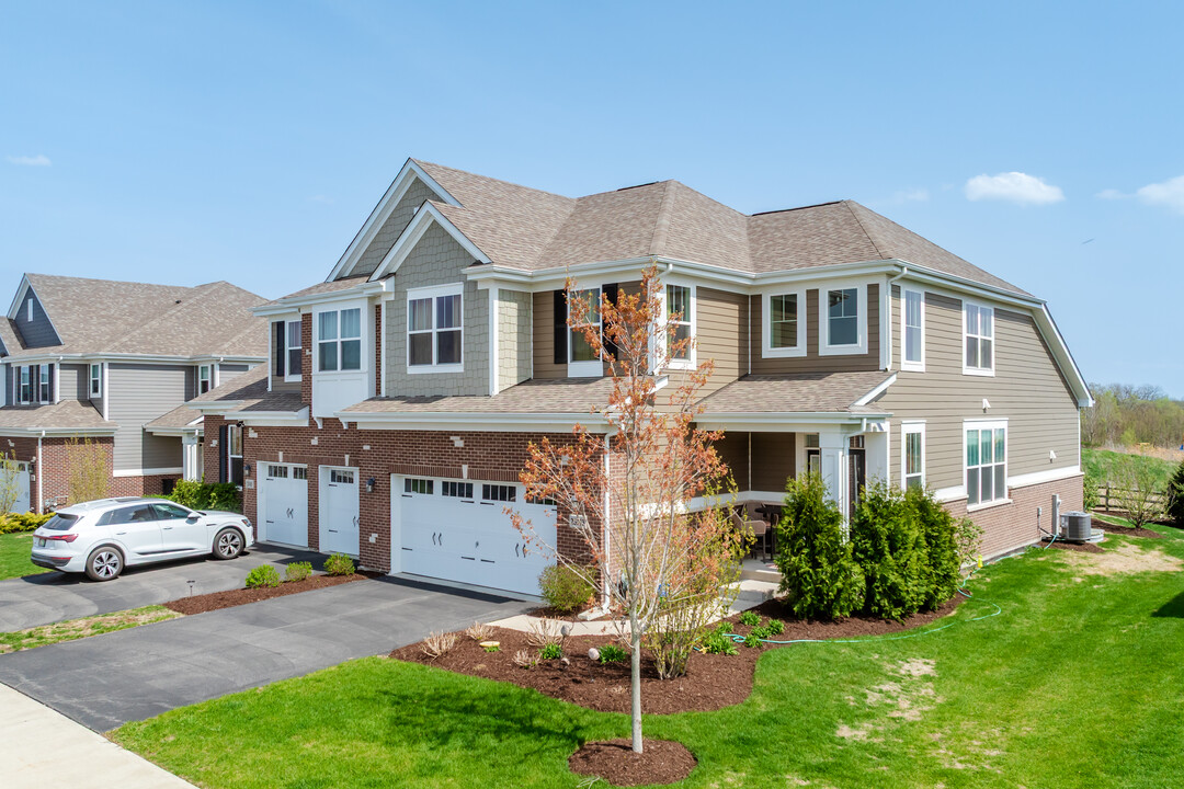 23113 N Pinehurst Dr in Kildeer, IL - Building Photo