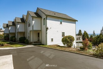 730 SW 19th Ct in Oak Harbor, WA - Building Photo - Building Photo