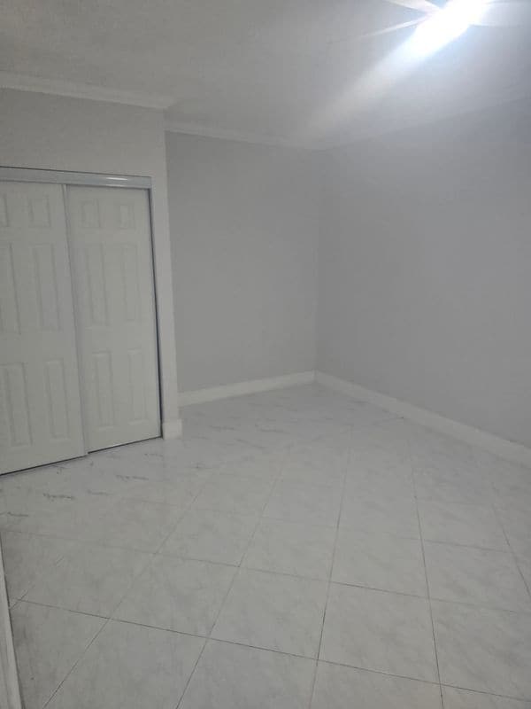 8241 SW 4th St in North Lauderdale, FL - Building Photo - Building Photo