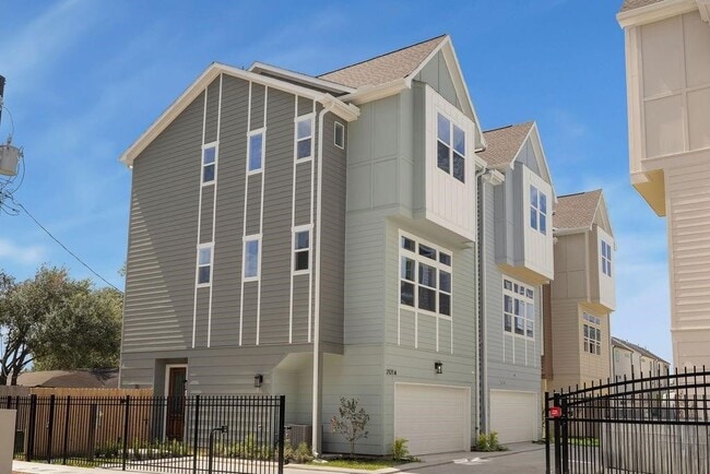 2121 Hoskins Dr in Houston, TX - Building Photo - Building Photo