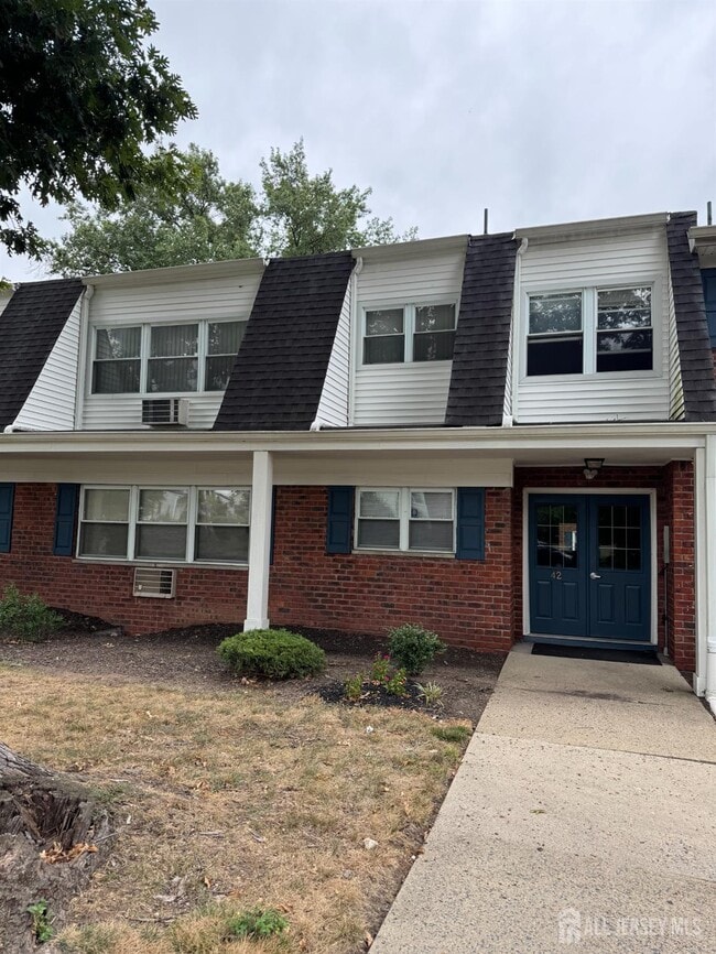 42A5 Woodedge Ave in Edison, NJ - Building Photo - Building Photo