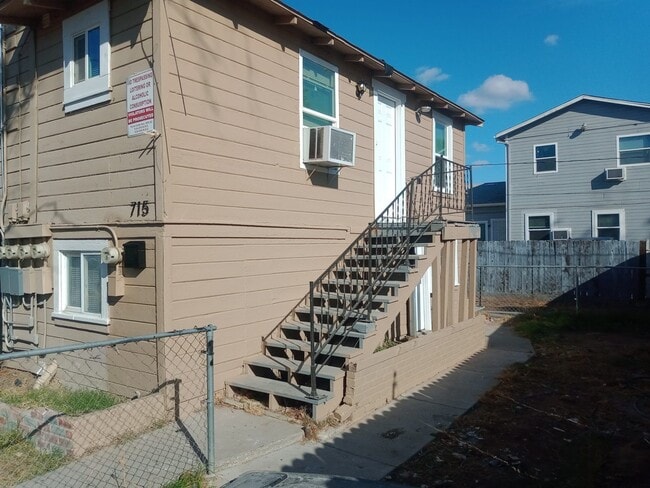 property at 715 N Brown St