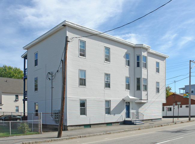 153 Maple St in Manchester, NH - Building Photo - Building Photo