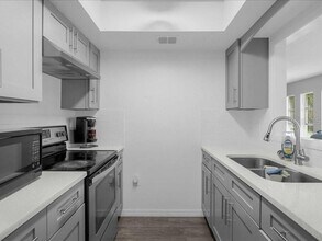 617 N Sinclair Ave in Tavares, FL - Building Photo - Building Photo