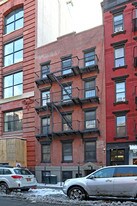 244 W 18th St in New York, NY - Building Photo