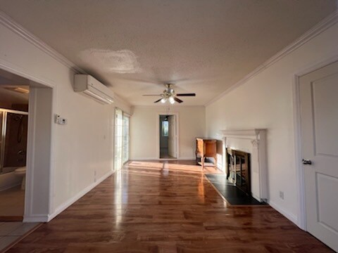 10345 Jardine Ave in Los Angeles, CA - Building Photo