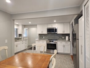 7 E Pattagansett Rd in East Lyme, CT - Building Photo - Building Photo