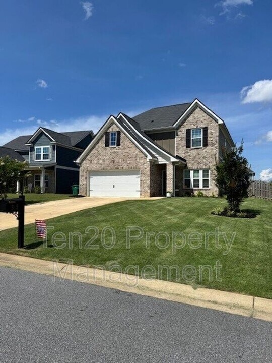 35 White Oak Pl in Smiths Station, AL - Building Photo
